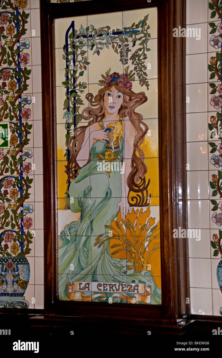 Frau Mädchen Art Deco Jugendstil Jugendstil Madrid Spanien Stockfoto