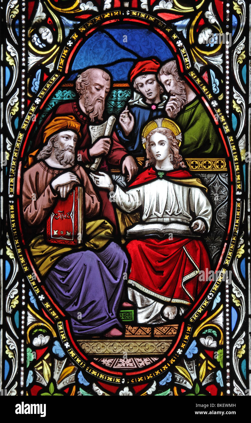 Detail aus einem Buntglasfenster von ward und Hughes 1865, das zwölf Ereignisse aus dem Leben Jesu Christi zeigt; mit den Ärzten im Tempel Stockfoto