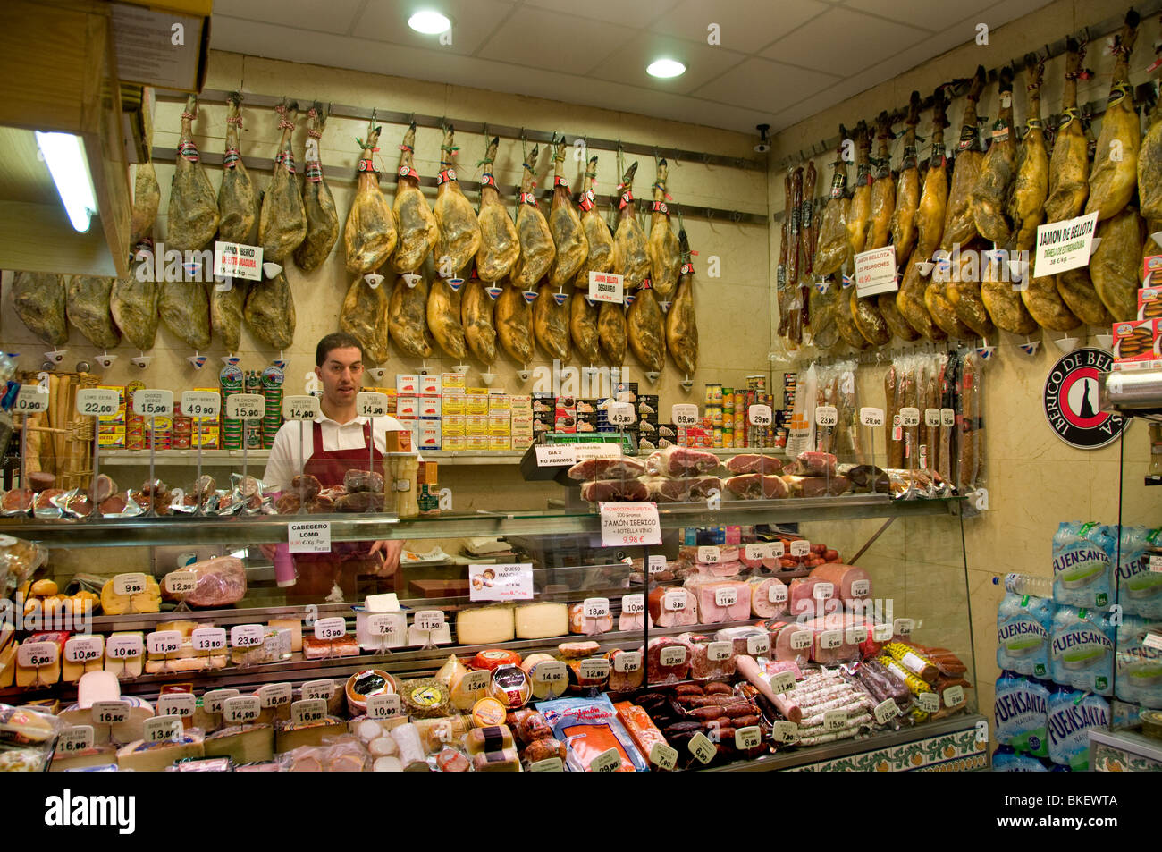 Metzger Mercado De La Cebada Markt Madrid Spanien Stockfoto