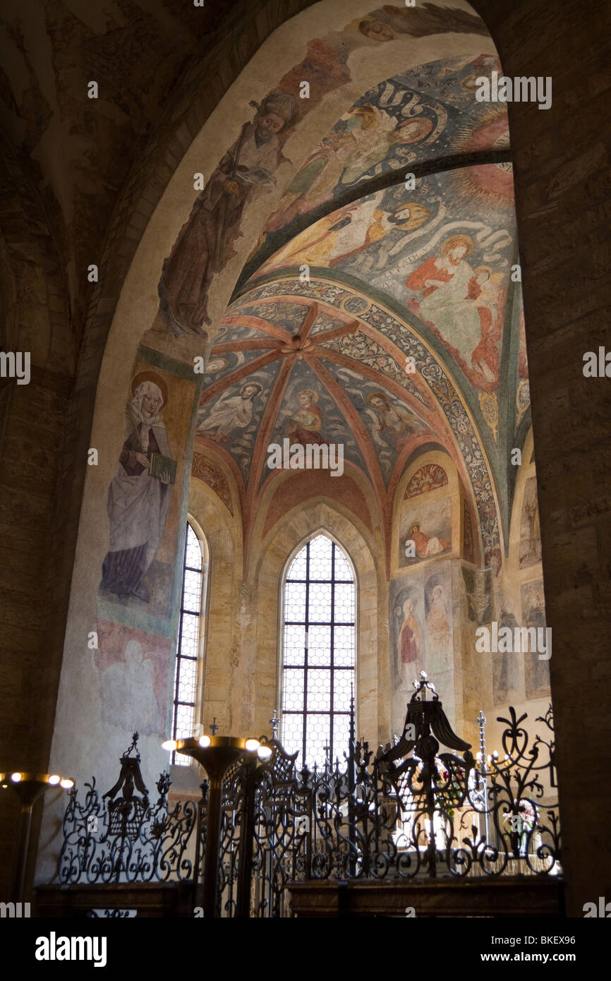 Innenraum der St.-Georgs Basilika, Pragerburg, Prag, Tschechische Republik Stockfoto