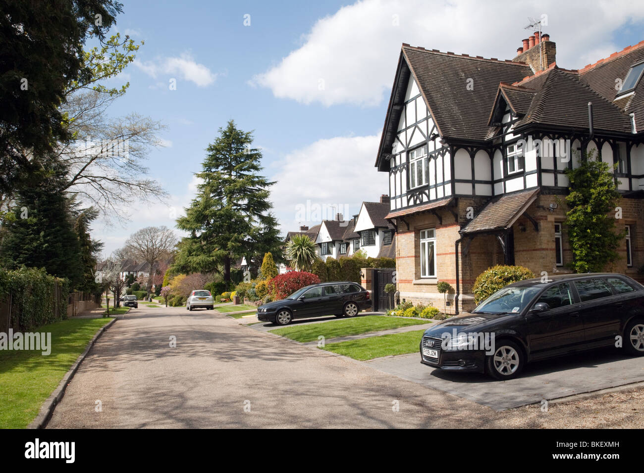 Teure Häuser auf einer privaten Straße, Chislehurst, South East London