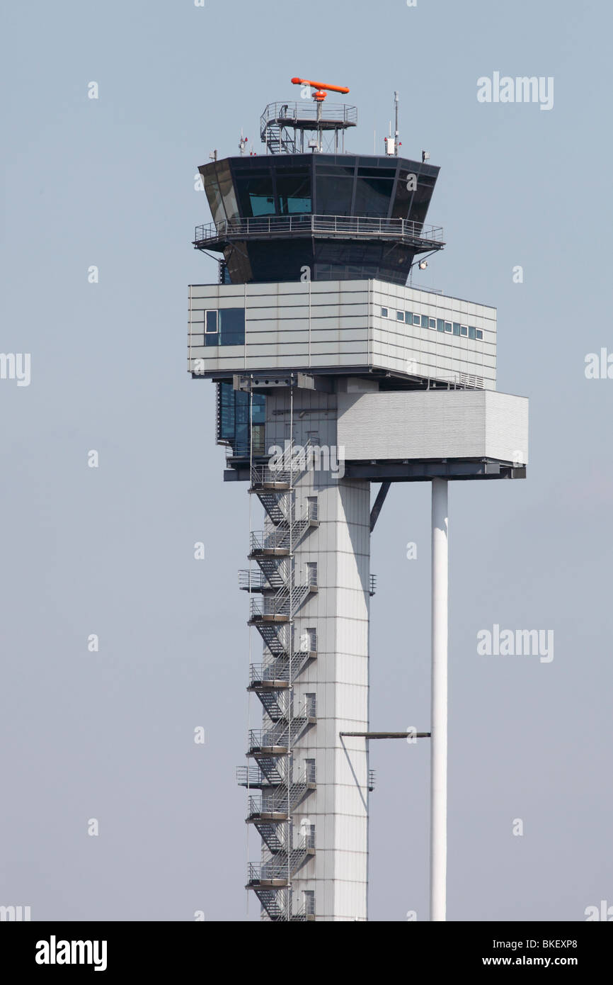 Air Traffic Control Tower am Flughafen Leipzig / Halle, Deutschland Stockfoto