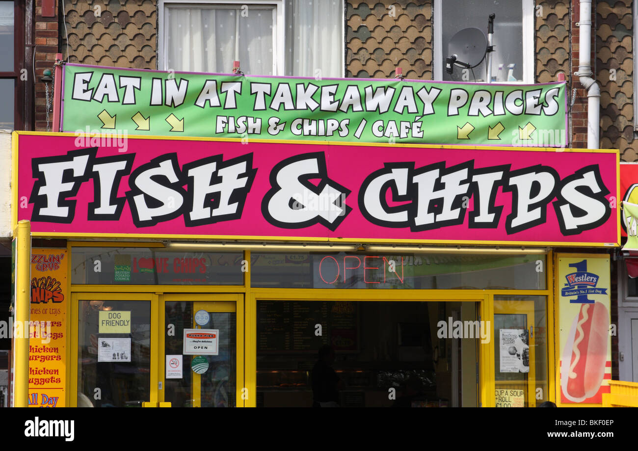 Ein Fisch & Chip Shop in einer Stadt U.K. Stockfoto