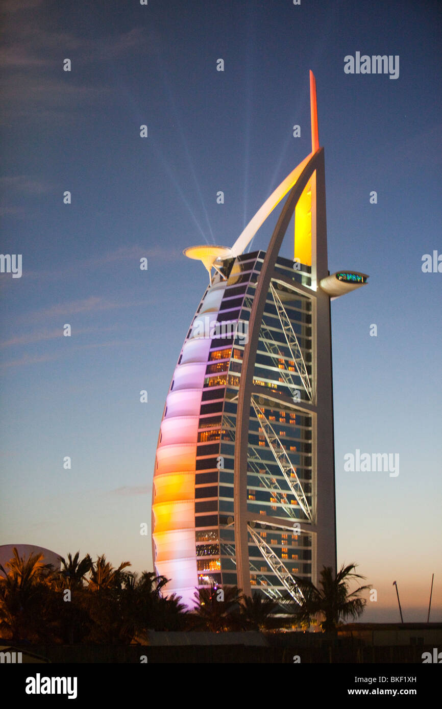 Das legendäre Burj al Arab Hotel in Dubai, Vereinigte Arabische Emirate Stockfoto