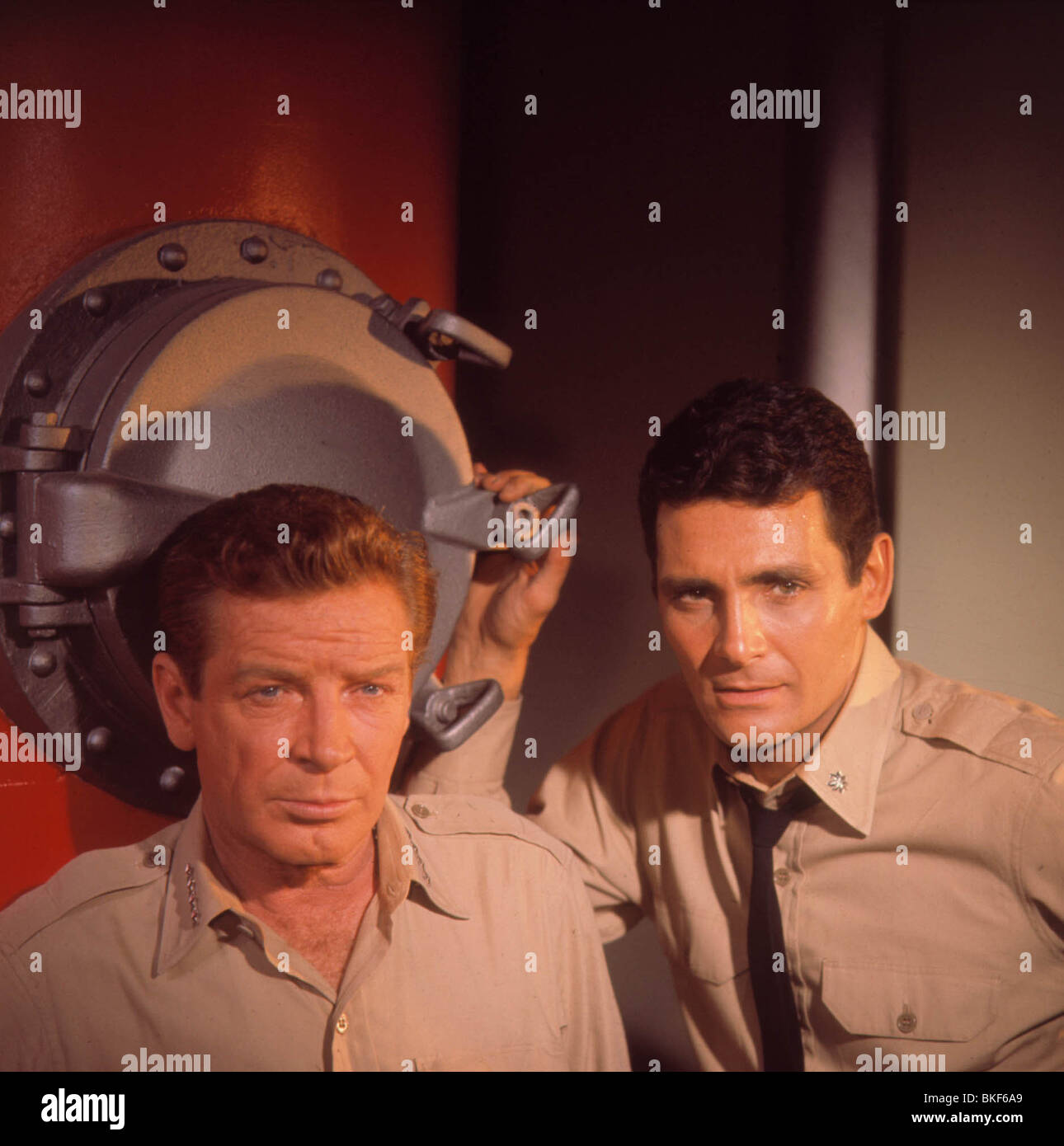 VOYAGE TO THE BOTTOM MEER (TV) RICHARD BASEHART, DAVID HEDISON VBS 001S Stockfoto
