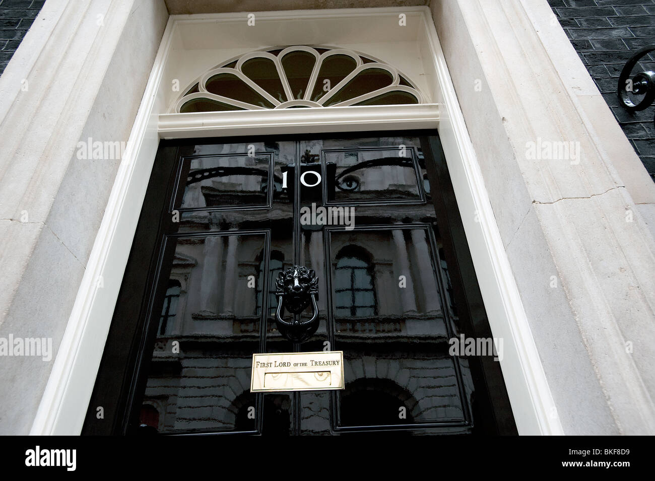 Außerhalb Nummer 10 Downing Street London England Stockfoto