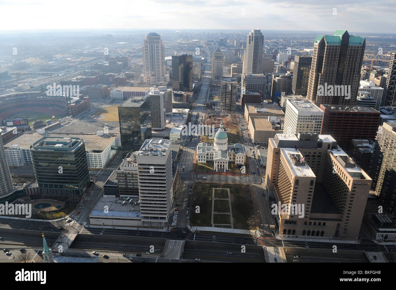 Stadt Saint Louis Missouri Aussicht auf die Innenstadt gesehen von der Spitze des Bogens Stockfoto