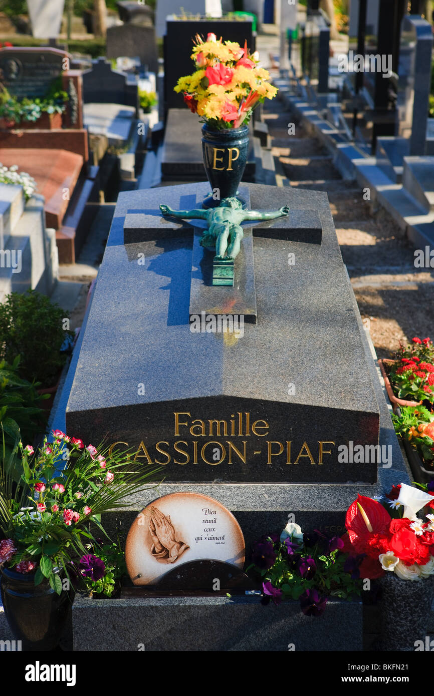 Das Grab von Edith Piaf, Friedhof Pere Lachaise, Paris Stockfoto