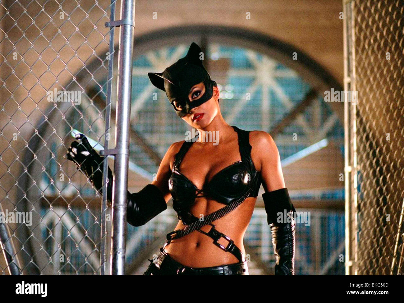 CATWOMAN-2004 HALLE BERRY Stockfoto