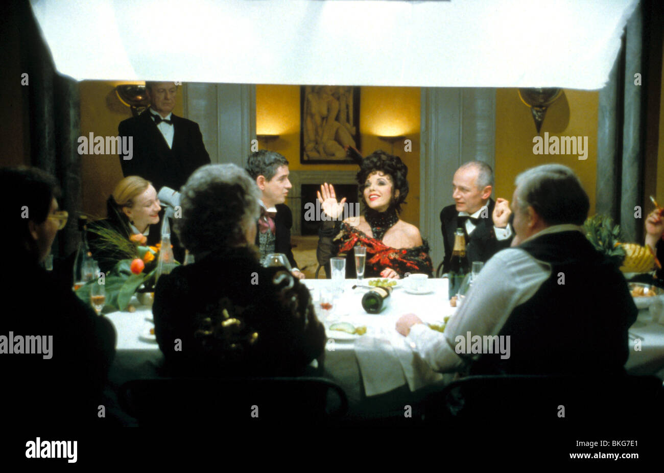 DEKADENZ (1993) JOAN COLLINS, STEVEN BERKOFF DECD 018 Stockfoto