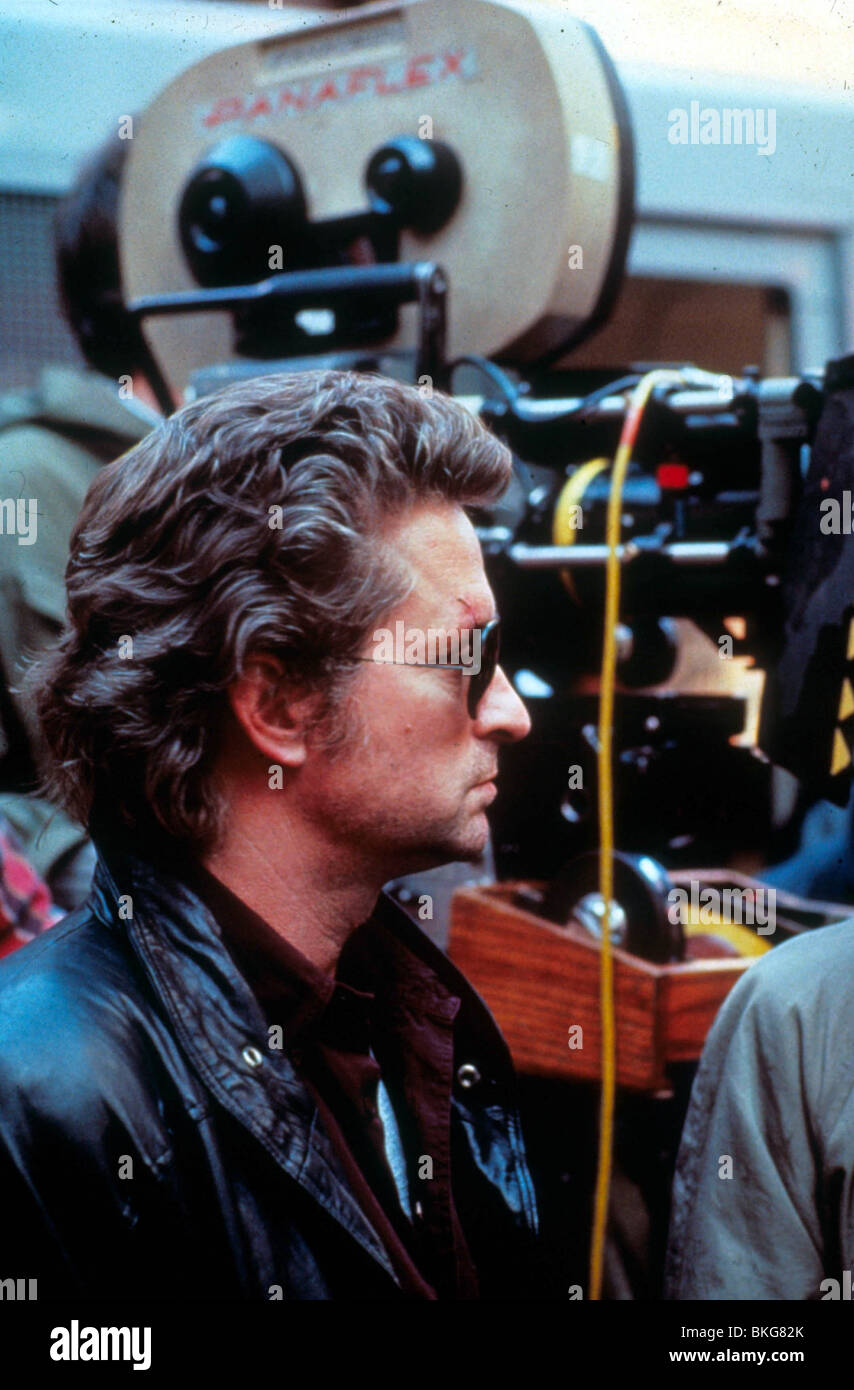 MICHAEL DOUGLAS PORTRÄT AUF SET "BLACK RAIN" (1989) DOUG 005 Stockfoto
