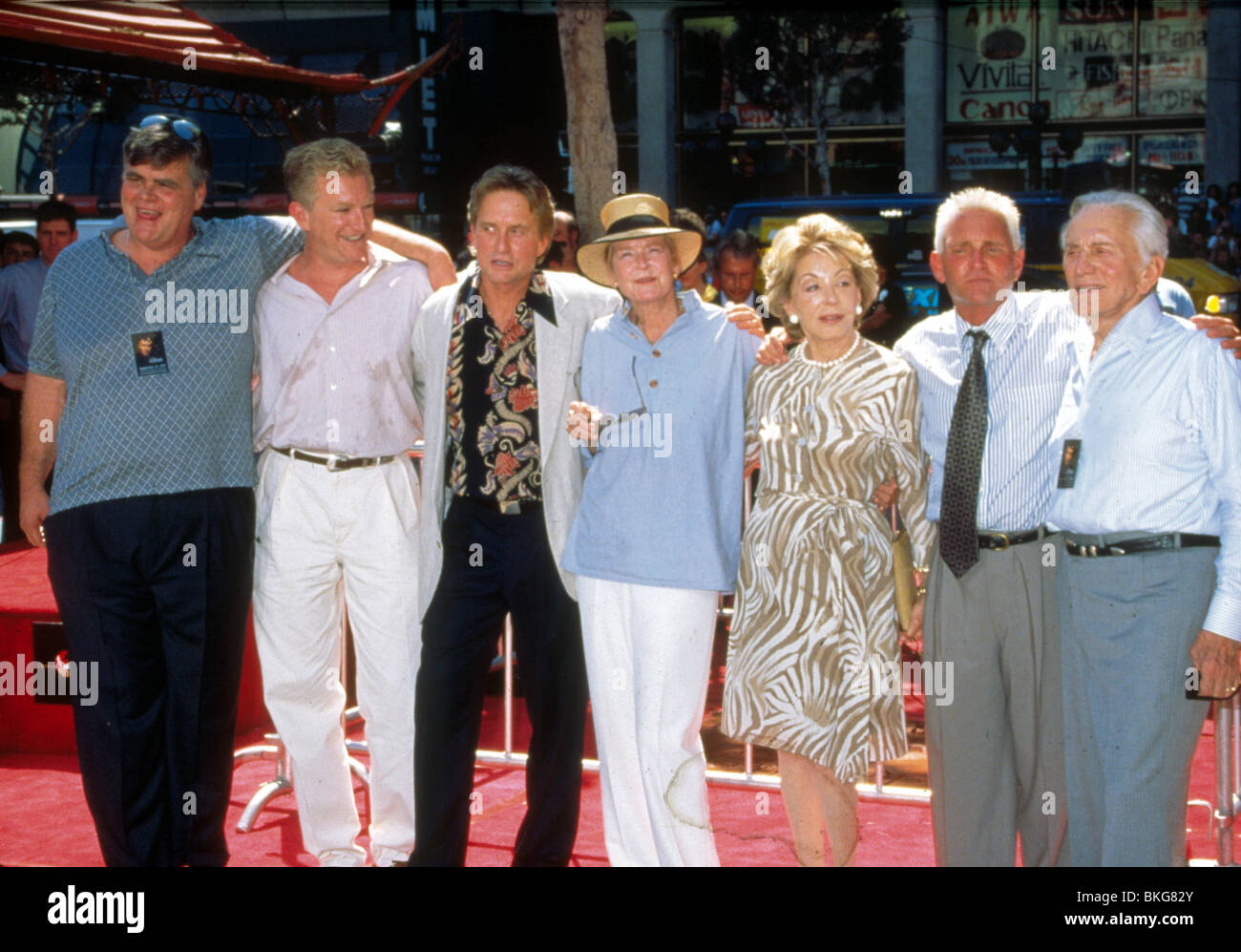 MICHAEL DOUGLAS PORTRAIT MIT KIRK DOUGLAS UND ANDEREN FAMILIE DOUG 015 Stockfoto
