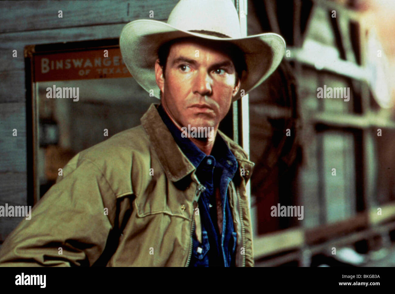 FLEISCH UND KNOCHEN (1993) DENNIS QUAID FHBN 035 Stockfoto