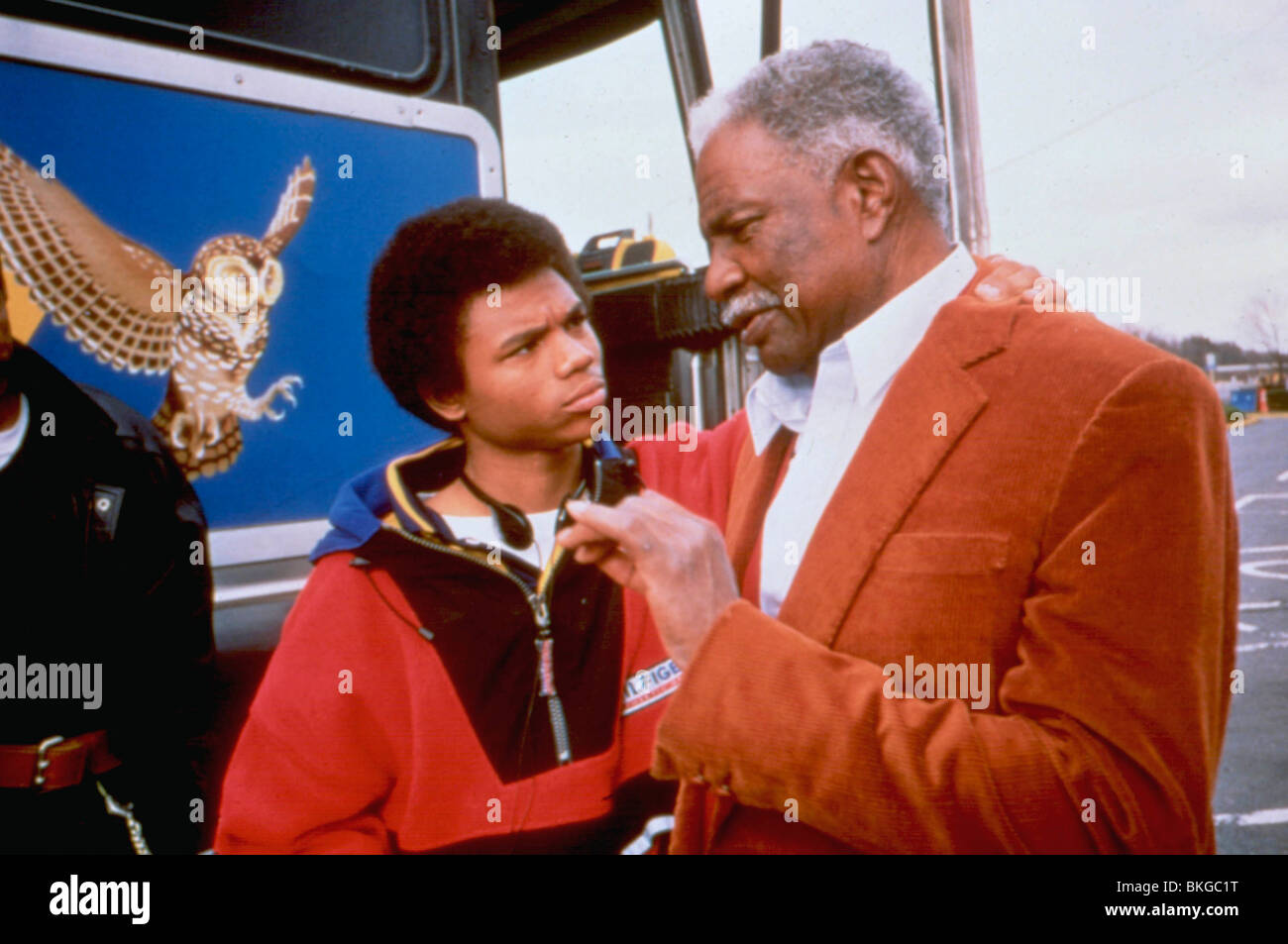 HOLEN SIE SICH AUF DEN BUS (1996) DEAUNDRE ANLEIHEN, OSSIE DAVIS GONB 022 Stockfoto