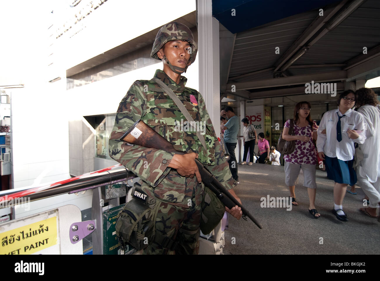 Red Shirt Demonstranten besetzen die shopping District von Zentrum von Bangkok. Stockfoto