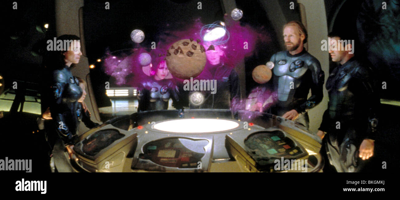 LOST IN SPACE (1998) MIMI ROGERS, JACK JOHNSON, LACEY CHABERT, HEATHER GRAHAM, WILLIAM VERLETZT, MATT LE BLANC LOSP 007 Stockfoto