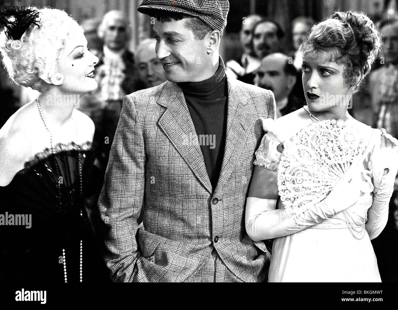 LOVE ME TONIGHT (1932) MYRNA LOY, MAURICE CHEVALIER, JEANETTE MACDONALD LMTN 001 P Stockfoto