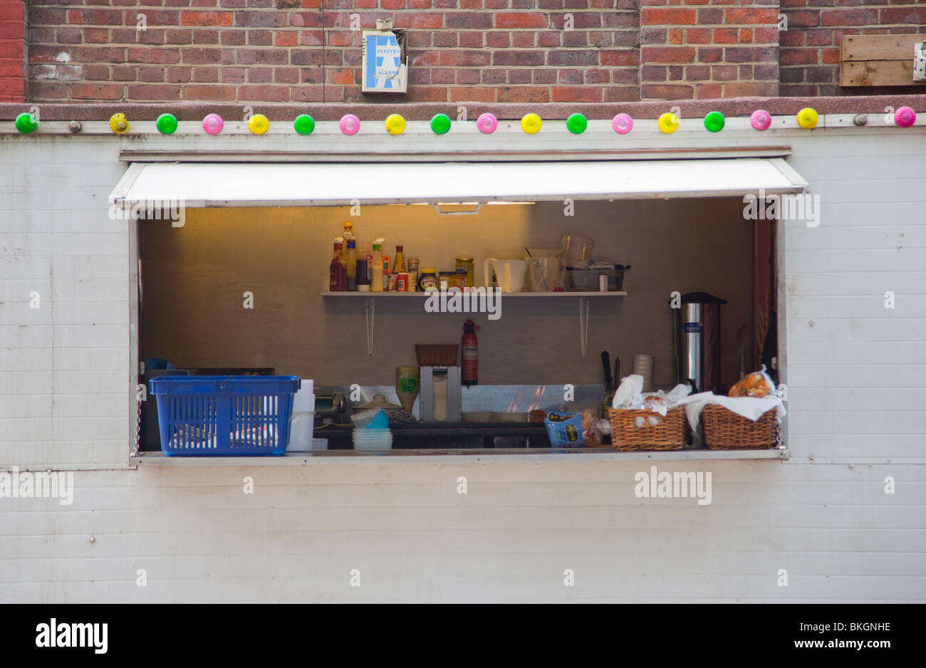 Straßencafé in einem Gewerbegebiet Nord-Ost-London, UK Stockfoto