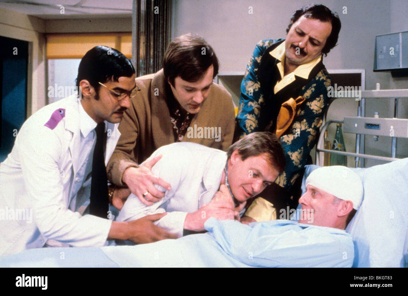 ONLY WHEN I (TV) DERRICK BRANCHE, CHRISTOPHER STAULI, JAMES BOLAM LAUGH, PETER BOWLES, RICHARD WILSON OYWL 002 Stockfoto