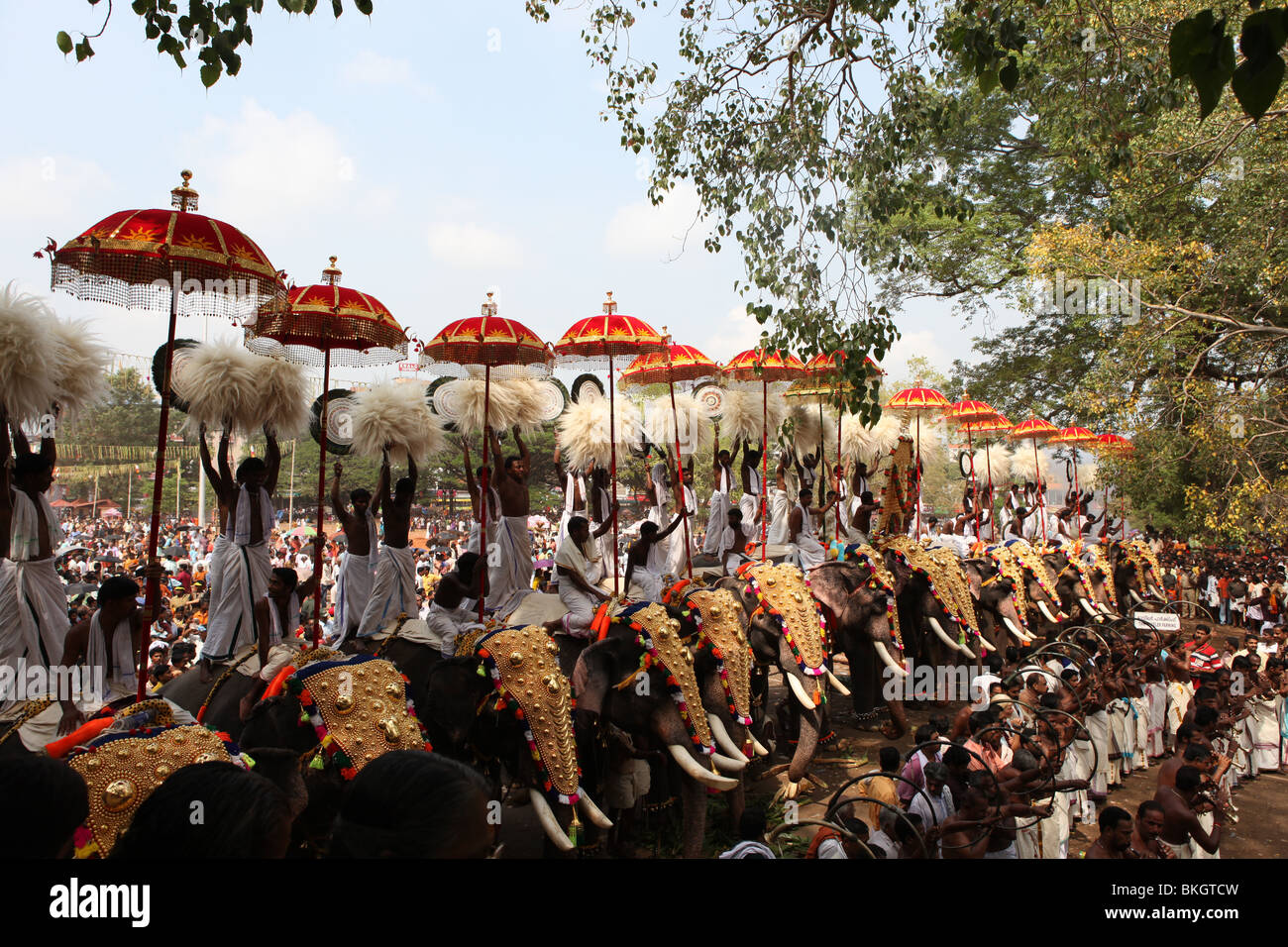 thrissur pooram ilanjithara melam download thrissur pooram ilanjithara melam download