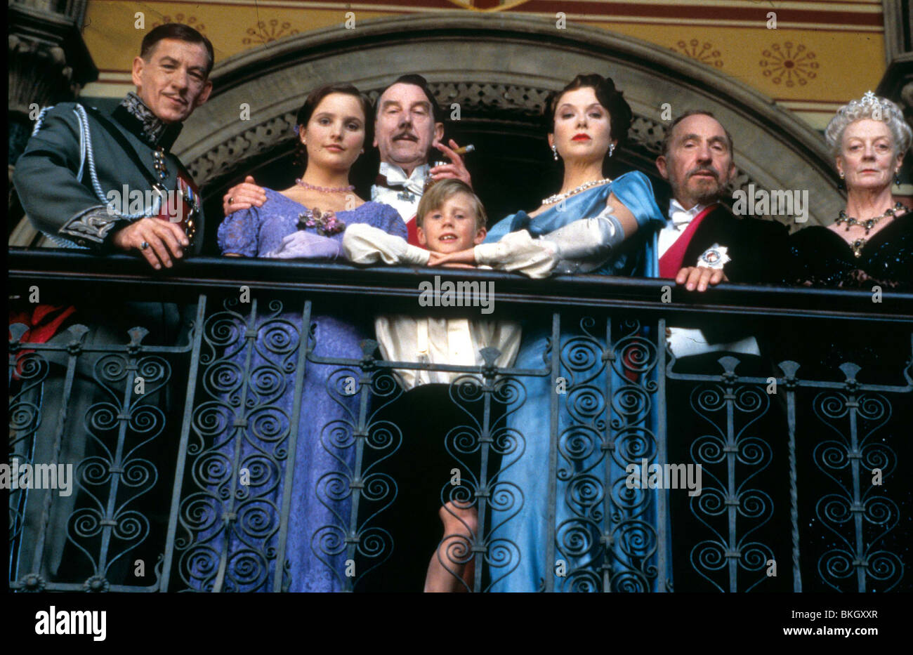 RICHARD III (1995) IAN MCKELLEN, KATE STEAVENSON-PAYNE, JOHN WOOD, MATTHEW BRÄUTIGAM, ANNETTE BENING, NIGEL HAWTHORNE, MAGGIE SMITH Stockfoto