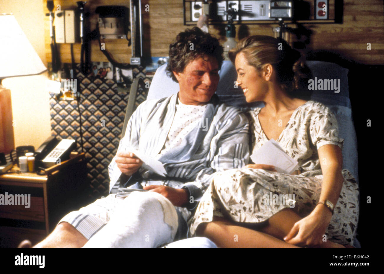 ZERSTÖRT (1991) TOM BERENGER, GRETA SCACCHI SSHA 044 Stockfoto