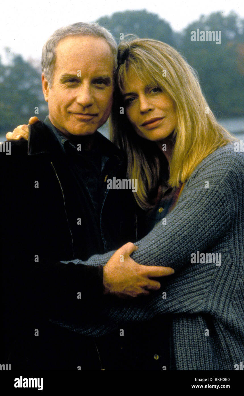 LEISE FALLEN (1994) RICHARD DREYFUSS, LINDA HAMILTON SIFA 053 Stockfoto