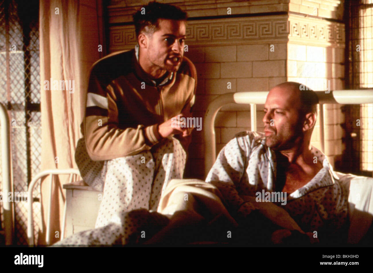 TWELVE MONKEYS (1995), BRAD PITT, BRUCE WILLIS TVMK 124 Stockfoto