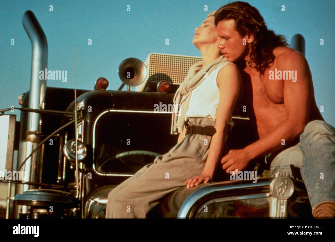 ZWEI MOON JUNCTION (1988) SHERILYN FENN, RICHARD TYSON KIEFERGELENK 009 Stockfotografie - Alamy
