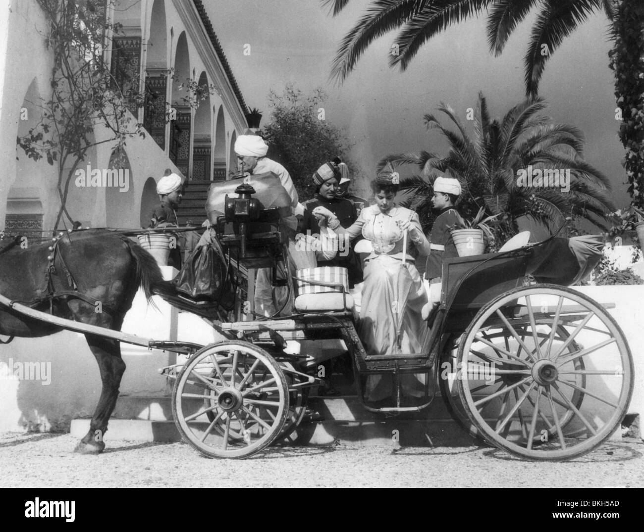 ZARAK (1956) MICHAEL WILDING, EUNICE GAYSON ZRAK 001 P Stockfoto