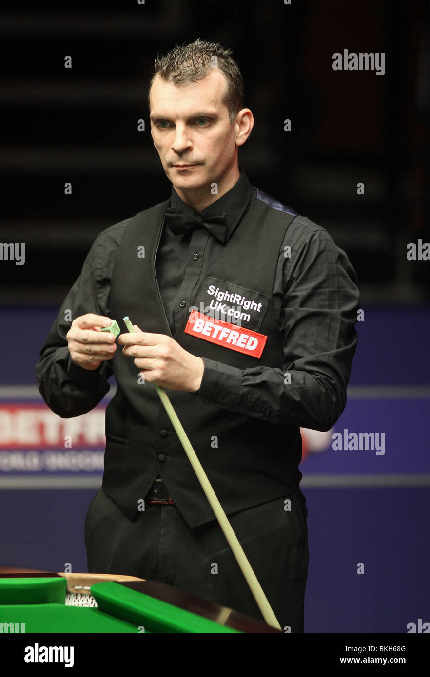 MARK DAVIS SNOOKER Weltmeisterschaft der Tiegel SHEFFIELD ENGLAND 21. April 2010 Stockfoto