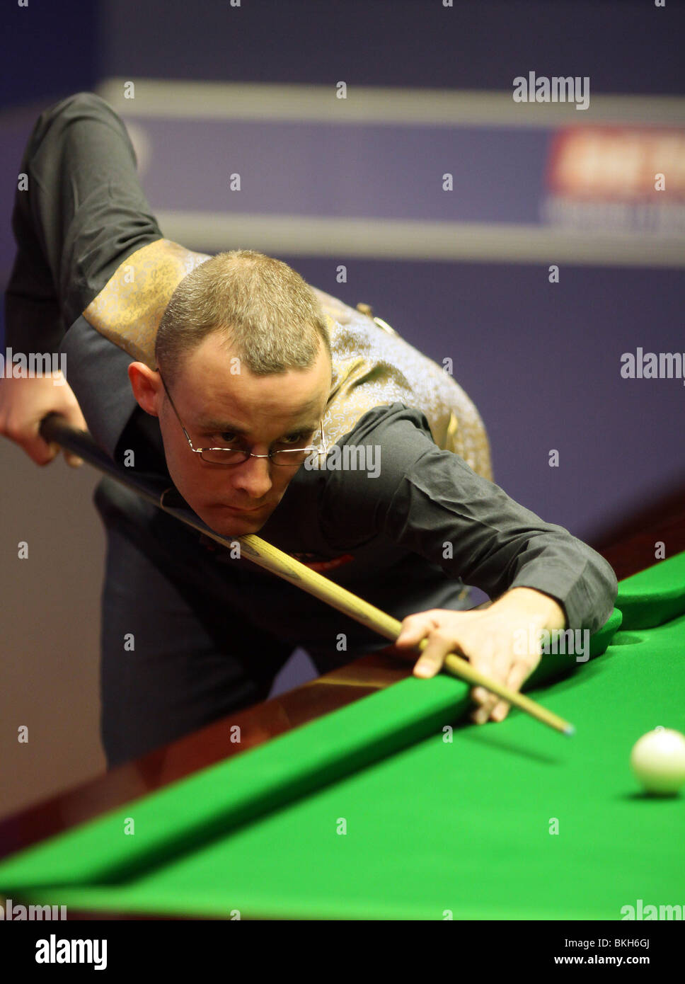 MARTIN GOULD WORLD SNOOKER CHAMPIONSHIP der Tiegel SHEFFIELD ENGLAND 19. April 2010 Stockfoto