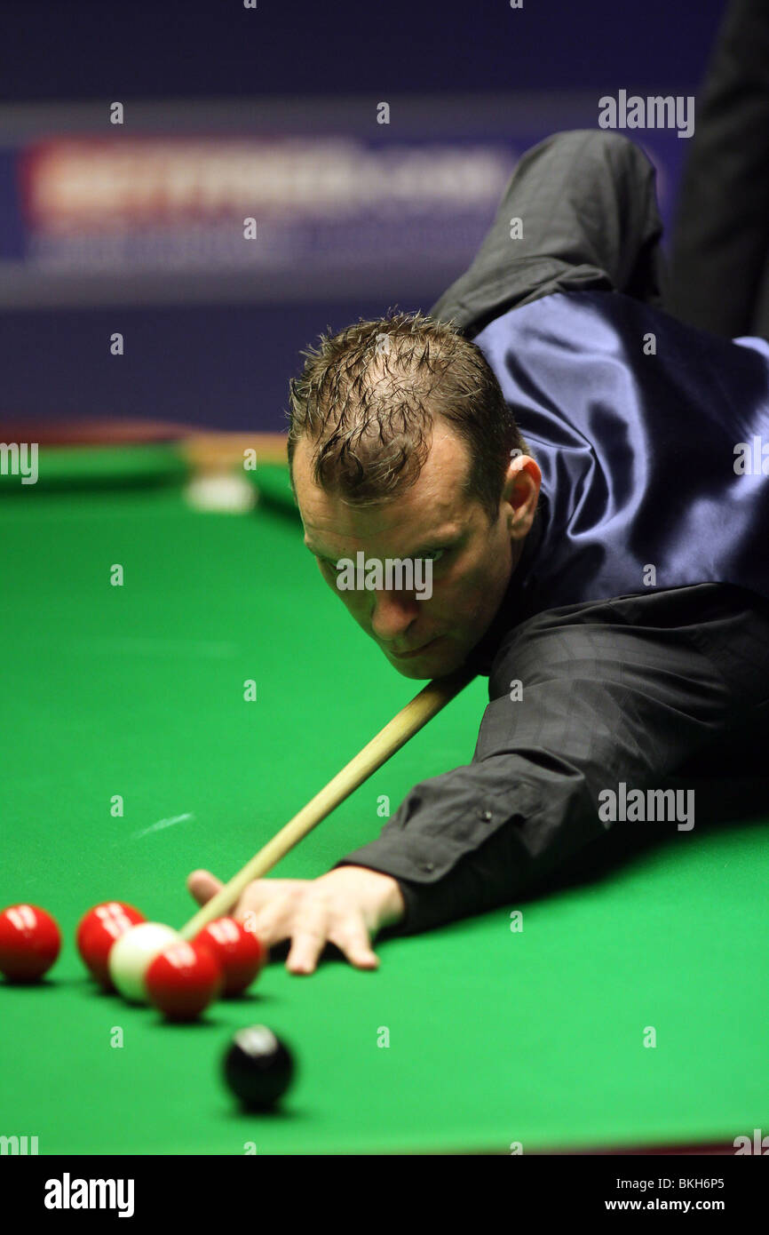 MARK DAVIS SNOOKER Weltmeisterschaft der Tiegel SHEFFIELD ENGLAND 21. April 2010 Stockfoto