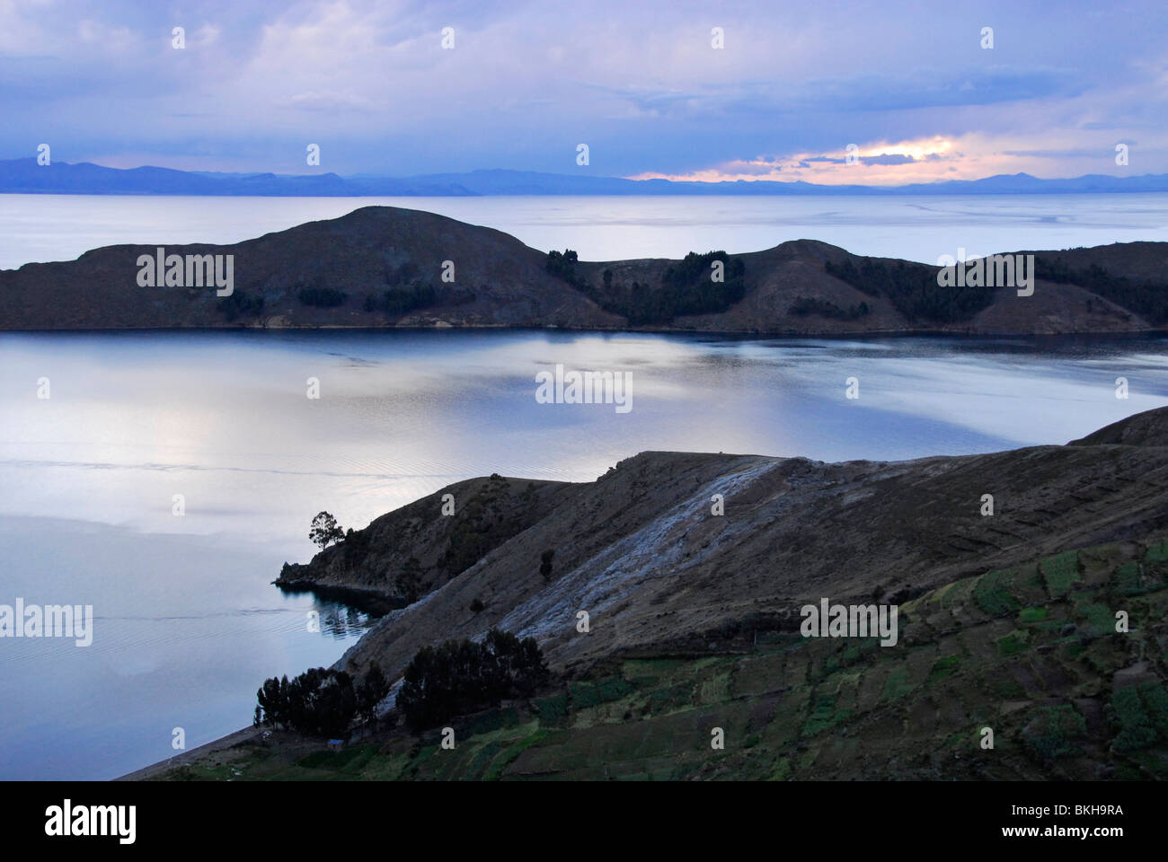Nacht-Blick auf eine Bucht, Isla del Sol, Titicacasee, Bolivien, Südamerika Stockfoto