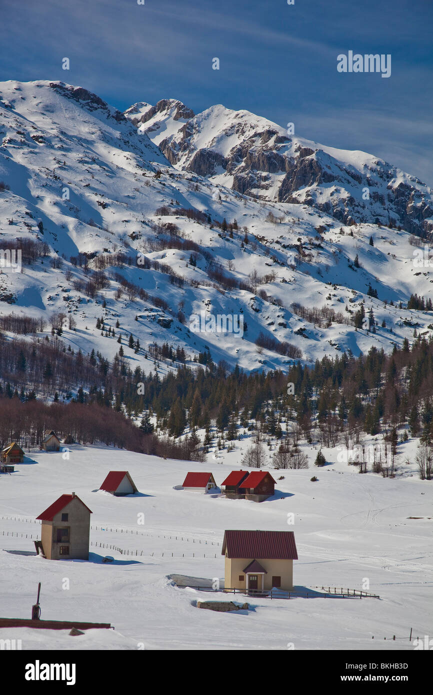 Touristisches resort auf Berg Zabljak, Schnee, Winter, Durmitor, Montenegro Stockfoto