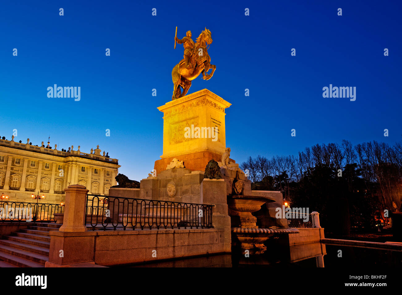 Felipe IV-Statue am Plaza de Oriente, Madrid, Spanien Stockfoto
