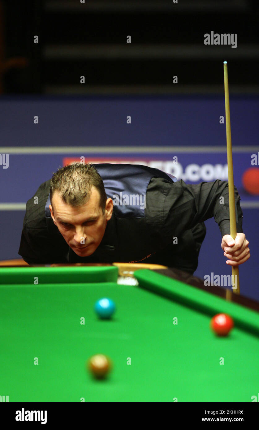 MARK DAVIS SNOOKER Weltmeisterschaft der Tiegel SHEFFIELD ENGLAND 21. April 2010 Stockfoto
