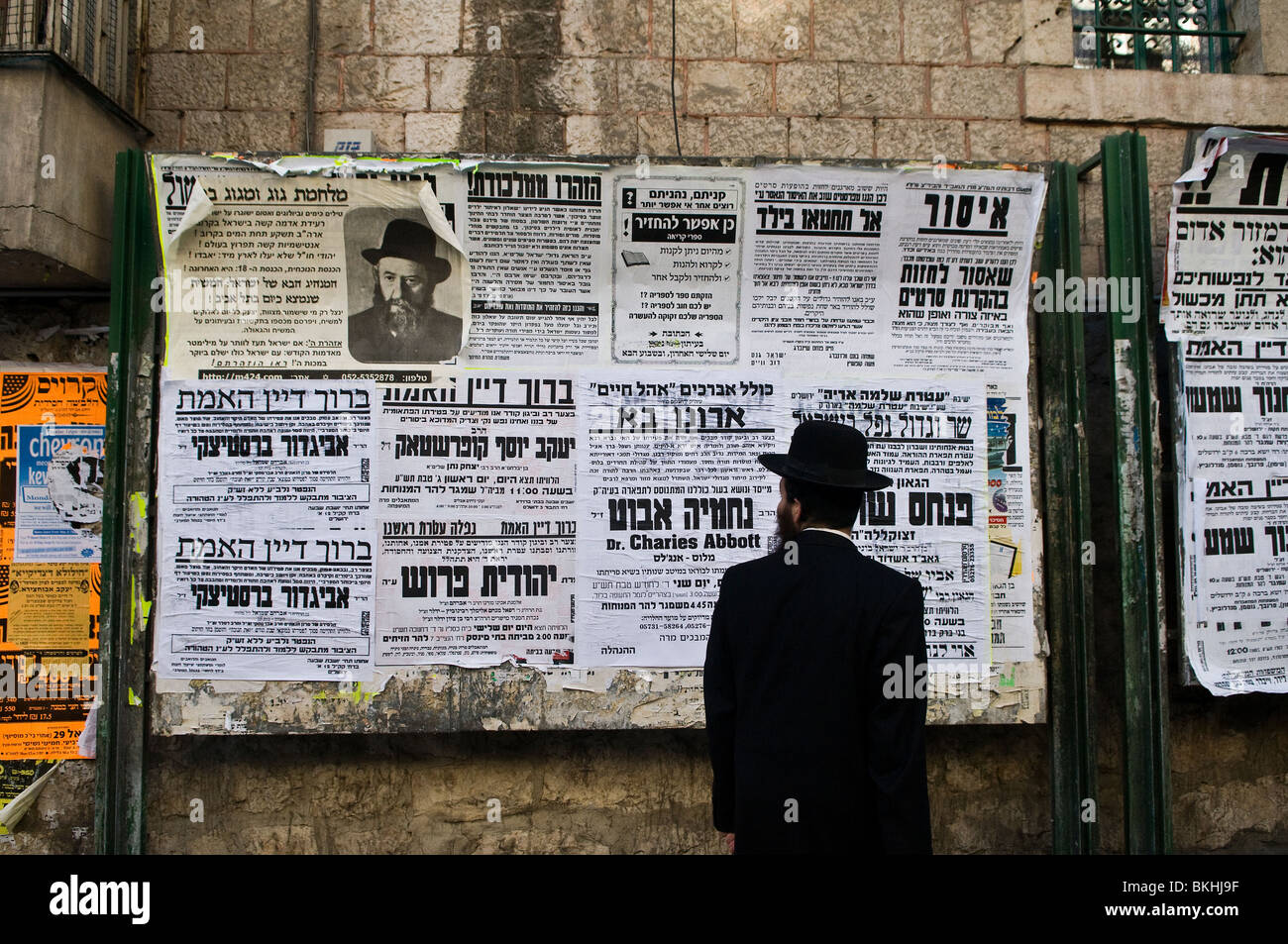 Tägliche Szene im Viertel Mea Shearim in Jerusalem. Stockfoto