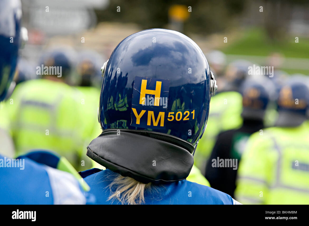Polizei bei der Edl-Demo in Dudley uk gegen den Bau einer Moschee Stockfoto