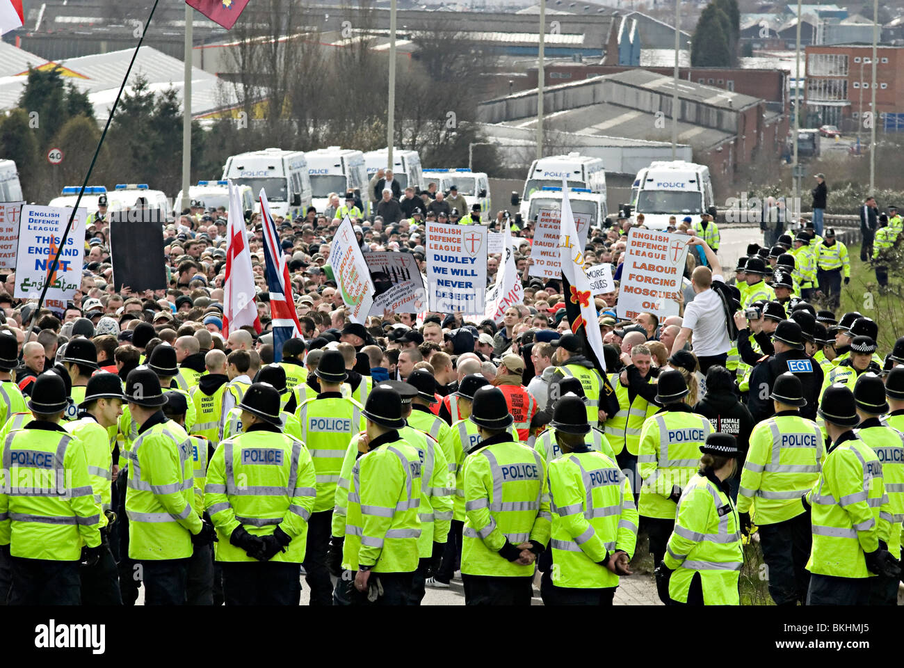 English Defense League rechten Flügel protestieren wieder Moschee in Dudley März 2010 Stockfoto