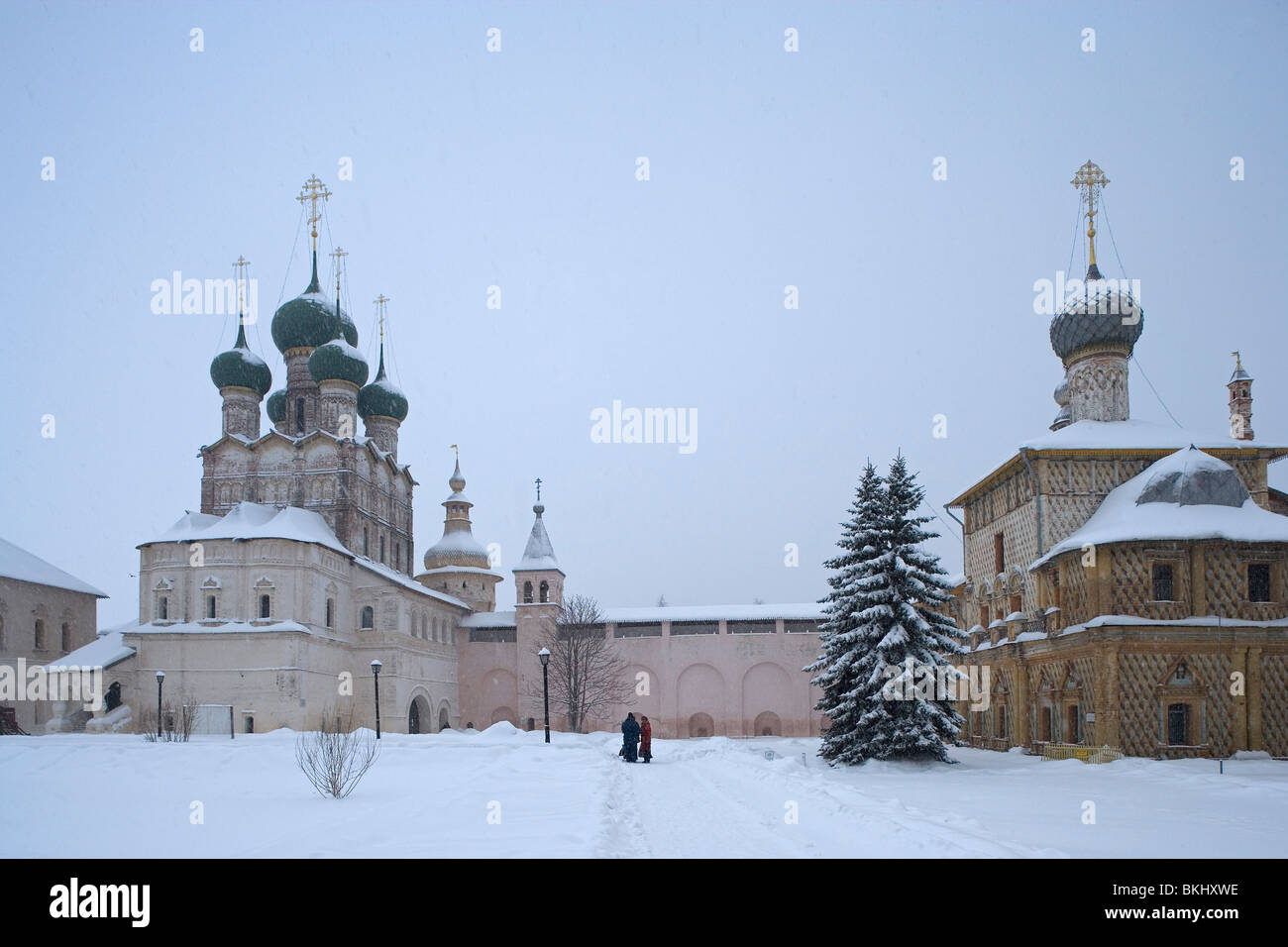 Russland, Goldener Ring, Rostov das große, Kreml, Kirche der Auferstehung, 1670, orthodoxe Kirche, Winter, Schnee auf Stockfoto