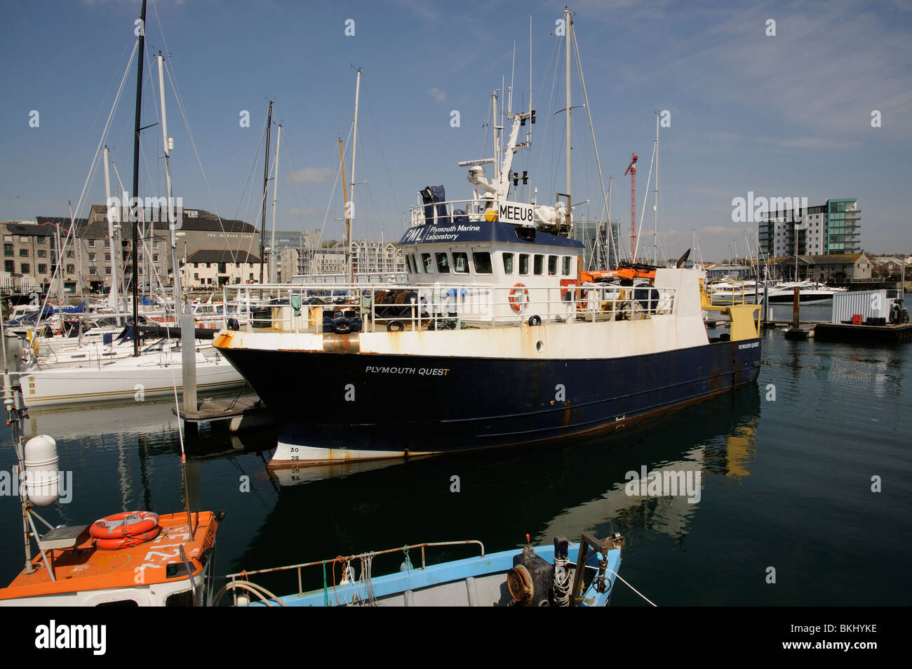 Plymouth Marine Laboratory Forschungsschiff "Plymouth Quest" vor Anker