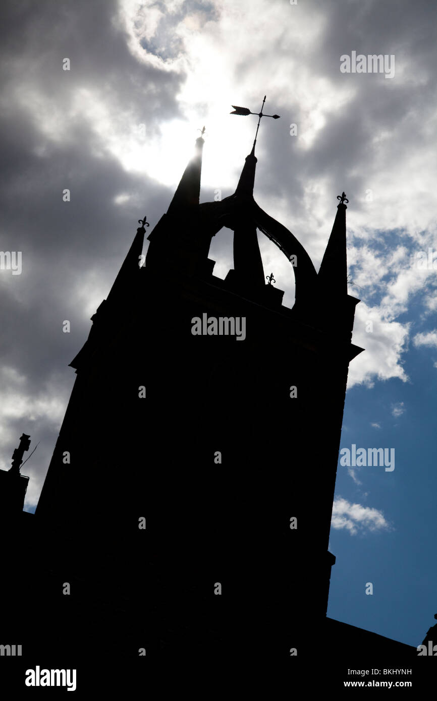 Tillington Kirche mit schottischen Krone Spire Stockfoto