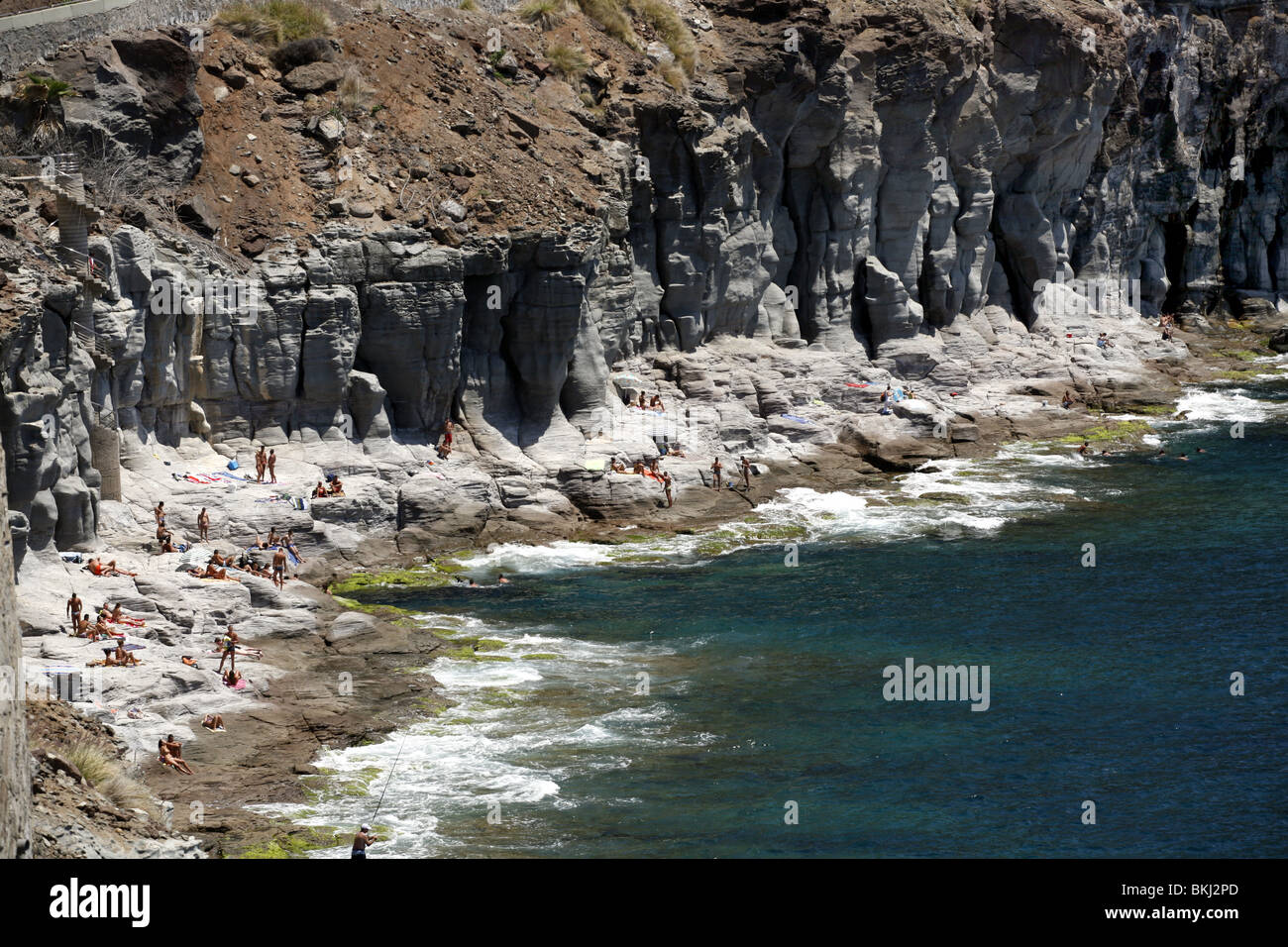 Klippen der Küste von Puerto Rico, Gran Canaria Stockfoto