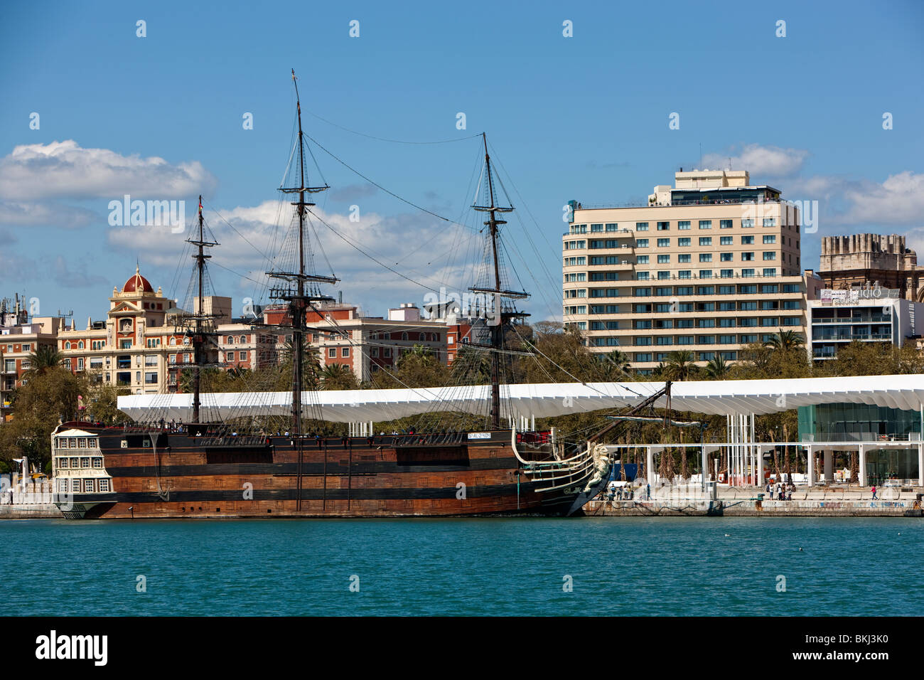 Nachbau des Kriegsschiffes Santisima Trinidad. Hafen von Malaga. Andalusien. Spanien. Stockfoto