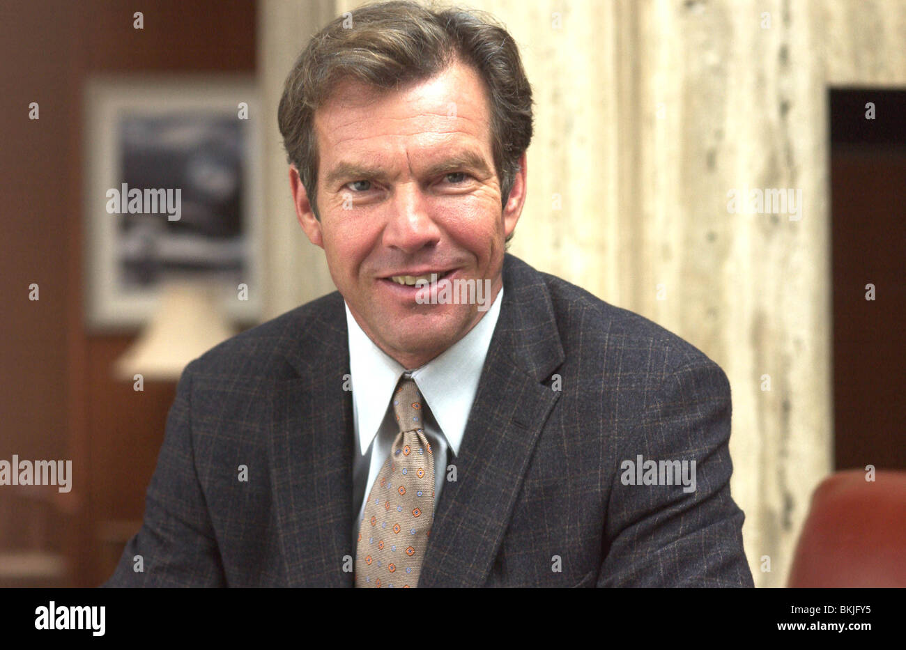 IN GUTER GESELLSCHAFT (2004) DENNIS QUAID INGO 001 - AI Stockfoto