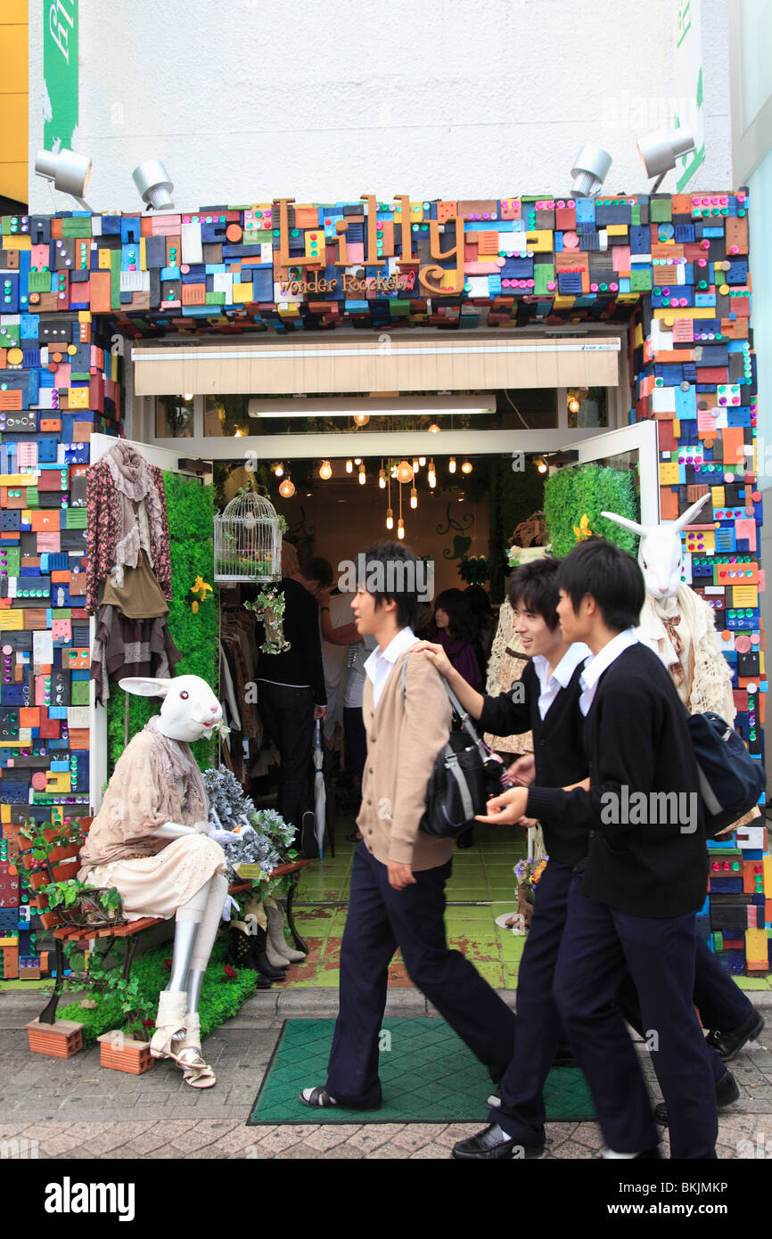 Takeshita Dori, einer verkehrsberuhigten Straße, das ist ein Mekka für Jugend, Kultur und Mode, Harajuku, Tokio, Japan, Asien Stockfoto