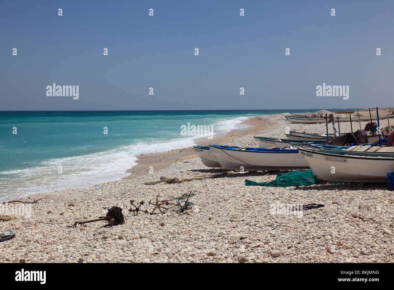 Angeln Boote an den Strand Om Oman nahe dem Dorf Flossen, Ash Sharqiyah Arabisches Meer, Sultanat von Oman. Foto: Willy Matheisl Stockfoto