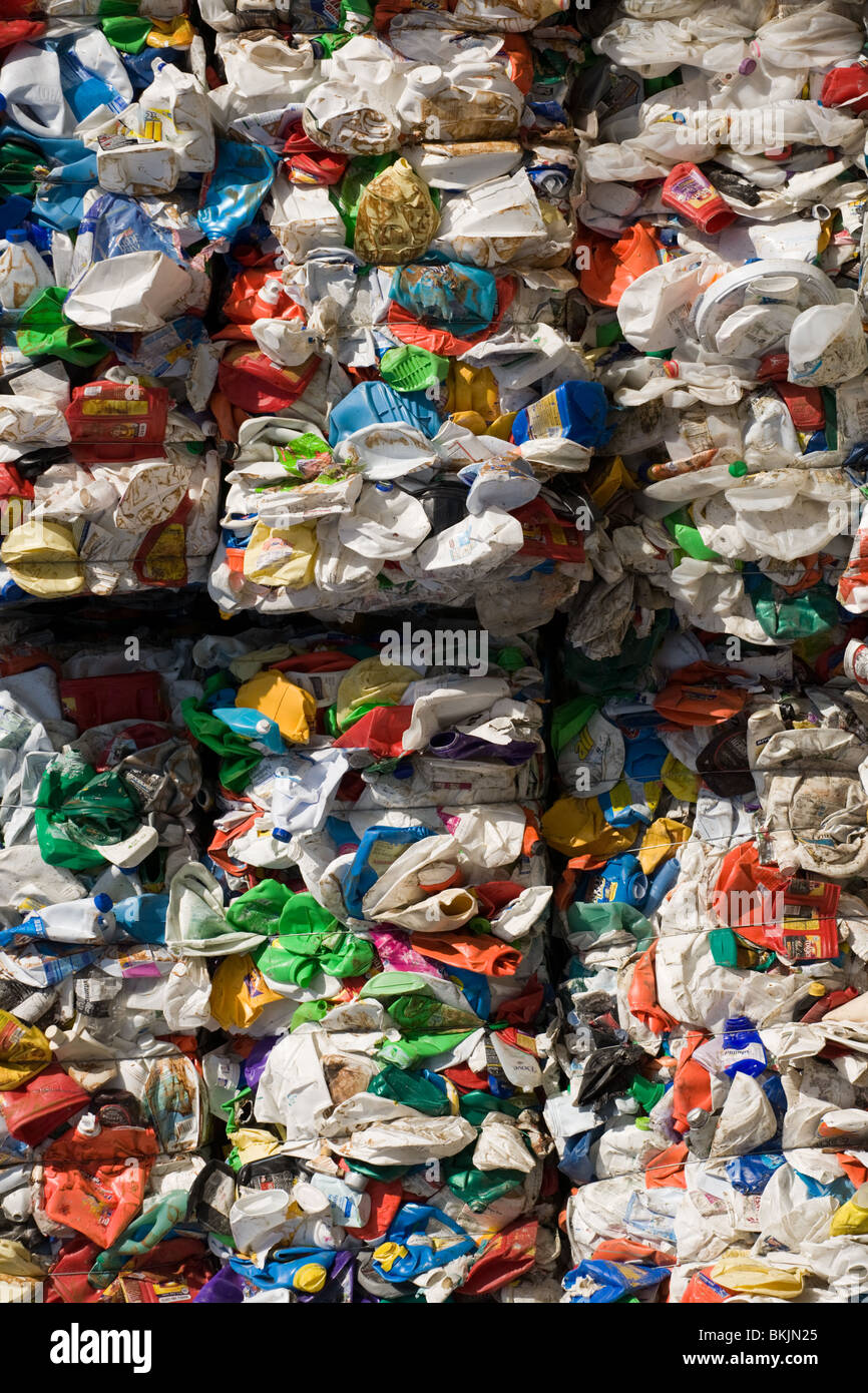 HDPE-Kunststoff, zerkleinert und gepresst für recycling, Charleston, South Carolina Stockfoto