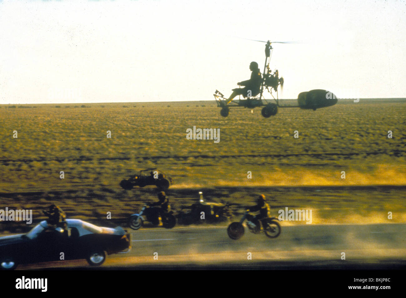 MAD MAX 2: DER STRAßE KRIEGER (1981) MX2 029 Stockfoto